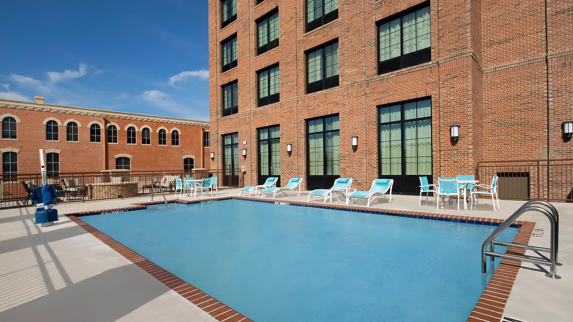 Holiday Inn Express Pensacola Downtown By Ihg